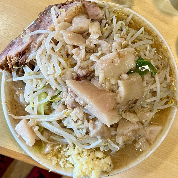 「可似(濃厚蟹ラーメン) ニンニク ヤサイ アブラ」@ラーメン二郎 八王子野猿街道店2の写真