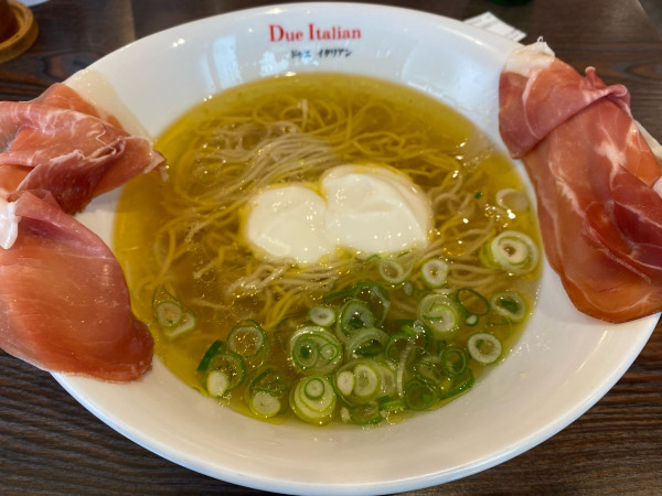 「らぁ麺生ハムフロマージュ」@ドゥエ イタリアン 市ヶ谷本店の写真