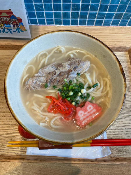 「ソーキそば」@沖縄酒場じゅにまーる みなとみらい店の写真