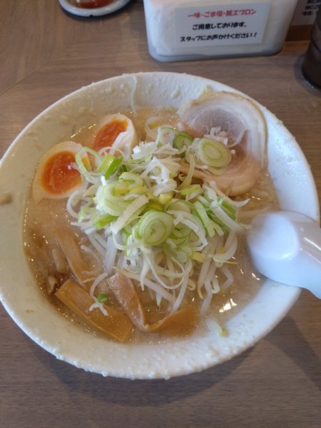 「しょうゆ味玉子らーめん（ギタギタ）」@こってりらーめん なりたけ 津田沼店の写真