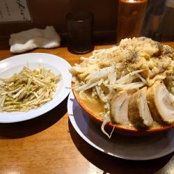 大ラーメン  ネギ別皿  野菜マシ アブラマシマシ