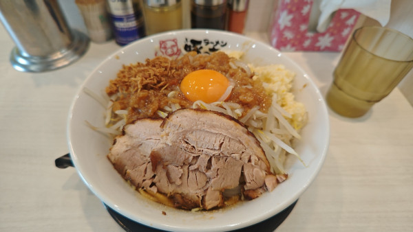 「汁なしラーメン（中）」@ラーメン 豚っちの写真