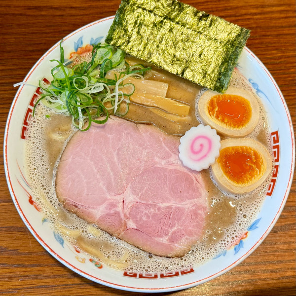 「濃厚お魚豚骨ラーメン（並）¥1,100 味玉 ¥150」@ラーメンかなやの写真