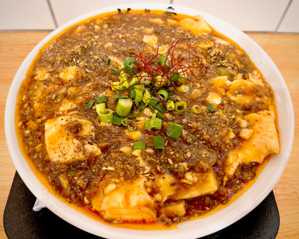 「痺辛麻婆麺（1050円）、大盛（150円）」@麺や 杉寅の写真