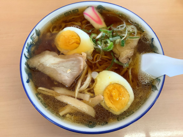 「中華そば(ラーメン)+ゆで卵」@赤見屋 本店の写真