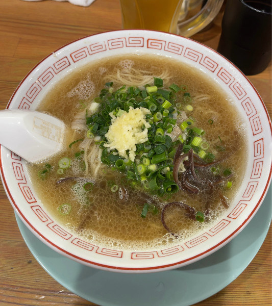 「ラーメン+ニンニク（850円）」@しぇからしか 梅田店の写真