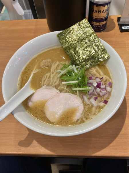 「濃厚鶏白湯醤油そば」@らーめん 猫も杓子もの写真