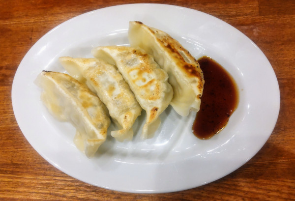 「三元豚餃子4個370円」@大鷹ラーメンの写真