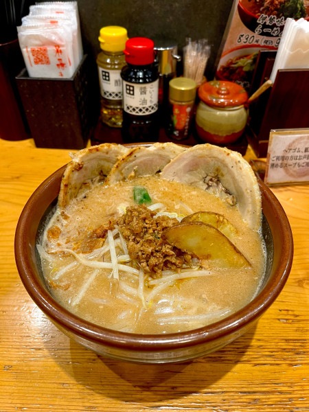 「北海道味噌炙りチャーシュー麺」@麺場 田所商店 川崎店の写真