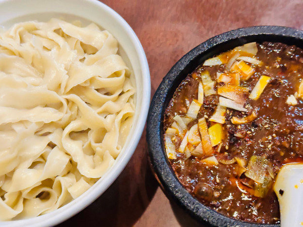 「有頂天石焼麻婆刀削麺 1,100円 特盛 200円」@味覚 三号店の写真