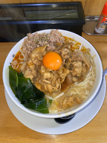 「生姜焼き味噌ラーメン大盛豚バラ生姜焼き2倍マシシビ辛ミンチ¥1,」@麺屋 白神の写真