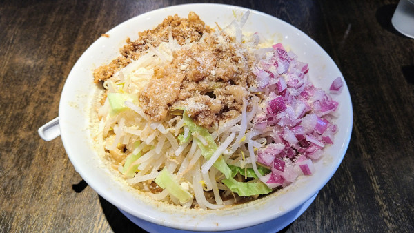 「【限定】キーマカレーまぜそば(ニンニク増し)」@豚仙人 藤沢店の写真