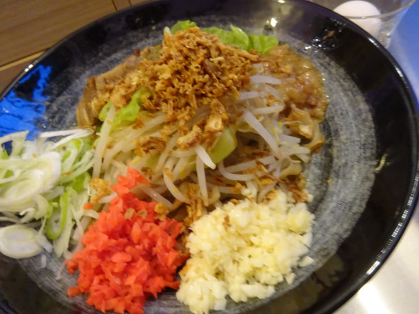 「まぜそば 小（200g） 1000円」@川口まぜそば 波木屋の写真