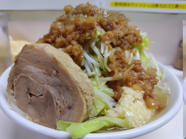 「ラーメン　小　※スープアブラ＆野菜＆アブラ：マシ」@麺屋 増豚の写真