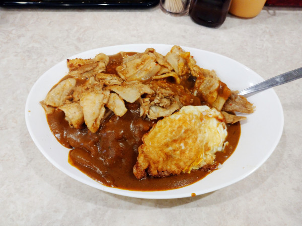 「スタミナカレー　ヤキ（950円）」@スタミナカレーの店 バーグ 川崎店の写真