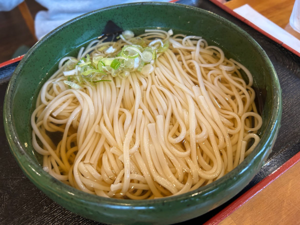 「冷うどん（細麺）　530円」@お食事ができる製麺所 なごみの写真