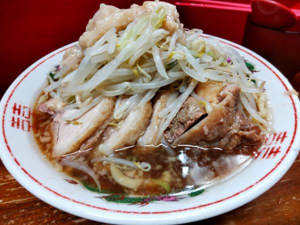 「ラーメン900+ブタ250」@ザ・ラーメンスモールアックスの写真