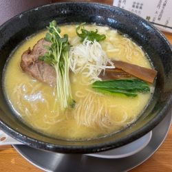 こってり鶏中華らーめん　塩　980円
