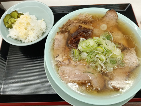 「中華そば+めし・小(¥750+めしサービス)」@新橋ニューともちんラーメン 神保町店の写真