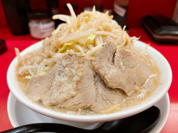 「ら〜めん でら盛り ニンニクアブラマシマシカラメ」@継承 あっ晴れ 大府店の写真