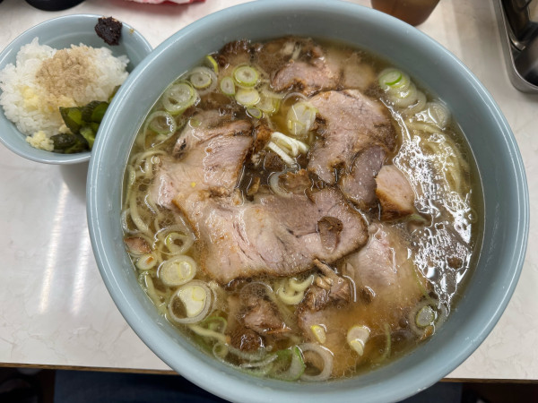 「チャーシュー麺大盛➕無料ライス」@川口トラちゃんラーメンの写真