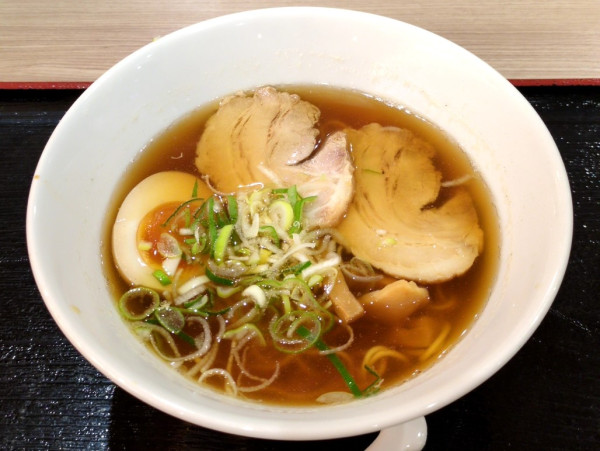 「醤油拉麺」@中華鍋鉄人 黄金の華の写真