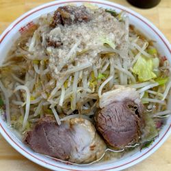 ラーメン（小）200g 900円