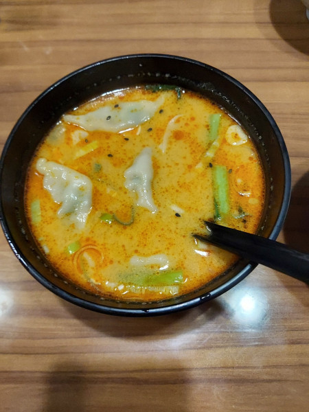 「担々水餃子」@良記 餃子酒場 竹ノ塚本店の写真