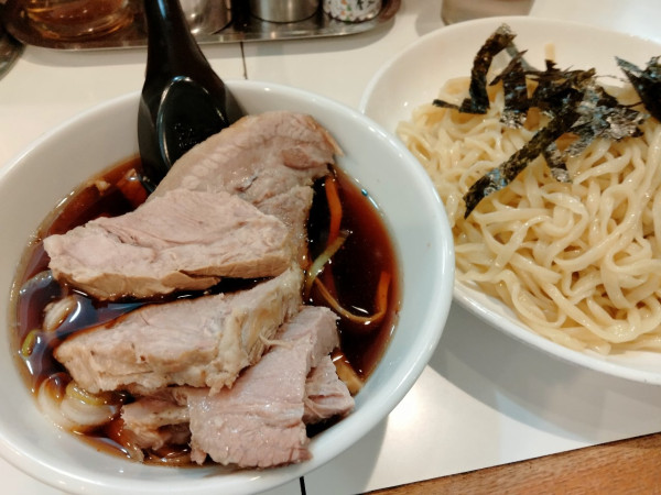 「ハーフチャーシューざるラーメン」@らぁめん ほりうち 新橋店の写真