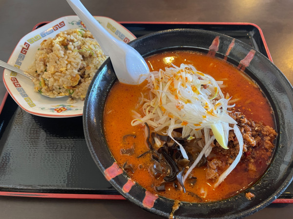 「担々麺＋半炒飯」@隆橋飯店 大胡店の写真