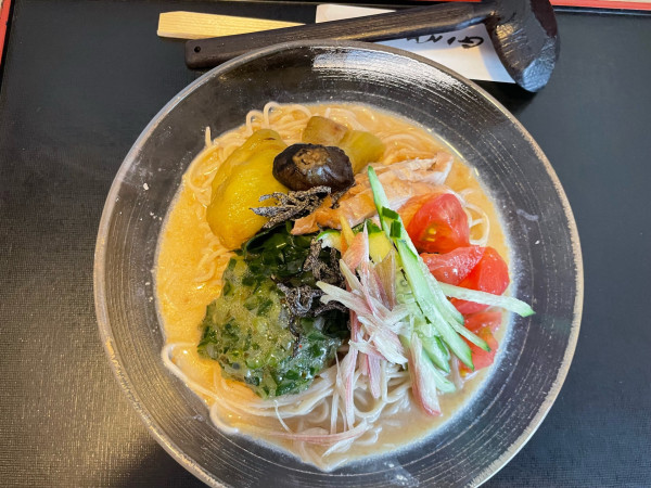 「ごまだれぶっかけそば税込1600 もりそば大盛税込900」@そば処ぎんや 目黒通り店の写真