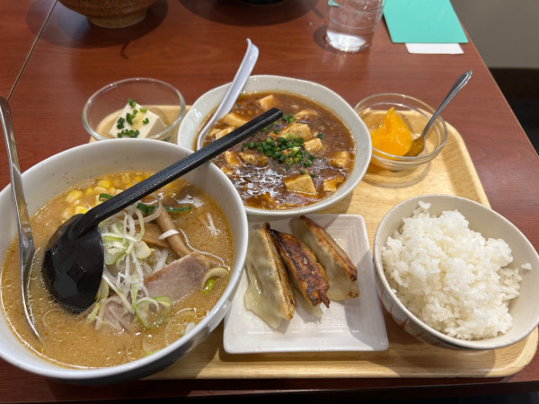 「味噌ラーメン　ディナーセット」@らーめん石狩 平塚ラスカの写真