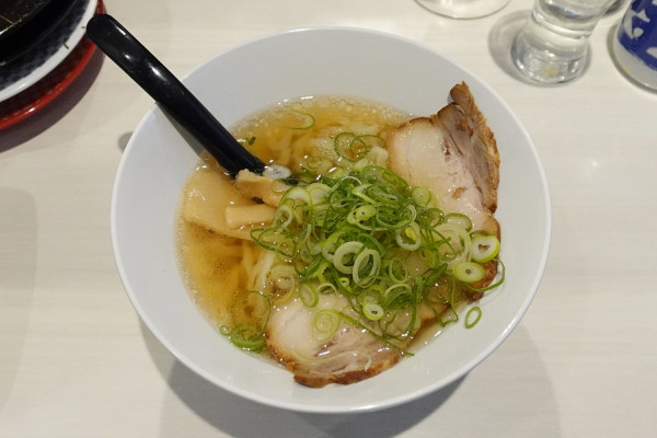 「【限定】「麺屋ようすけ」監修 醤油ラーメン￥４９０」@魚べい 春日井店の写真