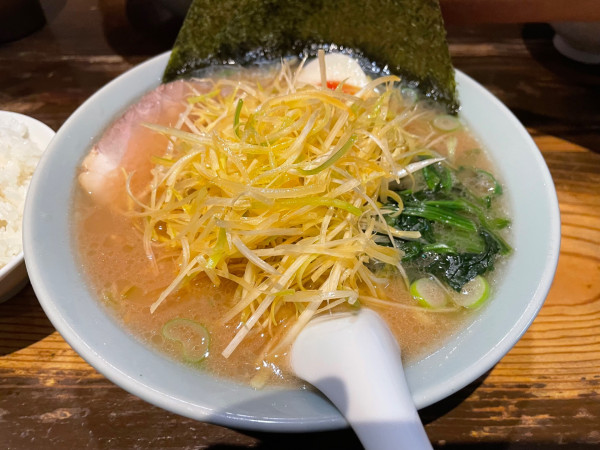 「ネギラーメン1000円、半ライス150円」@壱八家 弘明寺店の写真