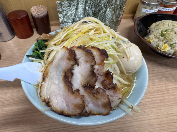 「全部のせラーメン 1090」@ラーメンたかし屋 西葛西店の写真