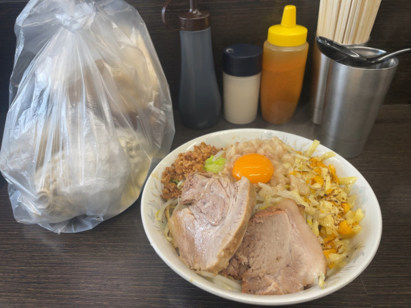 「汁なし➕あぶりチーズ」@ラーメン二郎 川越店の写真