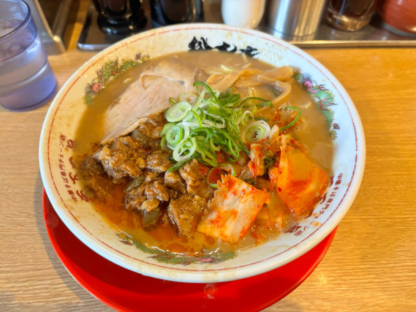 「牛すじキムチラーメン」@天下一品 総本店の写真