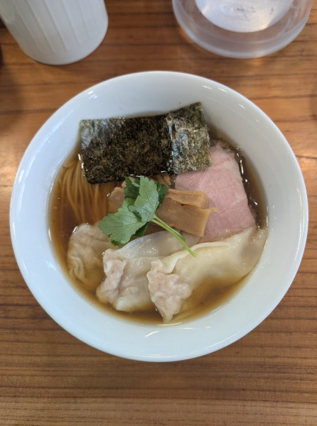 「醤油そば+海老わんたん3ヶ」@アメノオトの写真