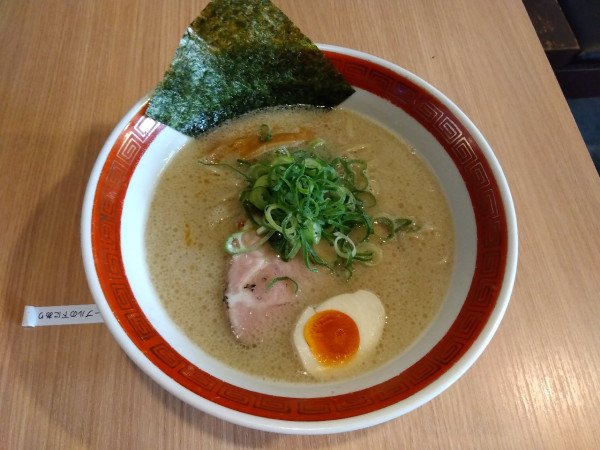 「とんこつラーメン 塩」@オリオン食堂の写真
