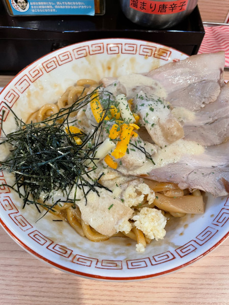 「シュクメルリ油そば」@武蔵野アブラ學会 神田店の写真