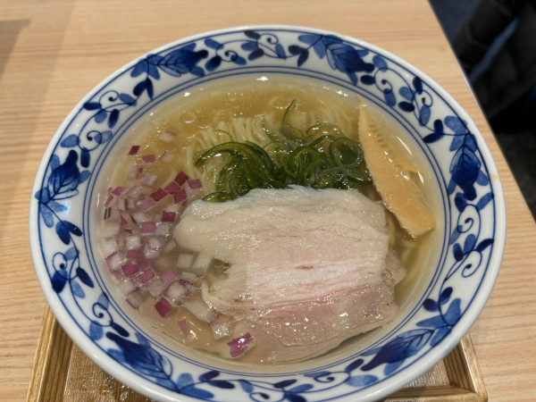 「九十九里らぁ麺（塩）」@九十九里らぁめん くくり 千客万来店の写真