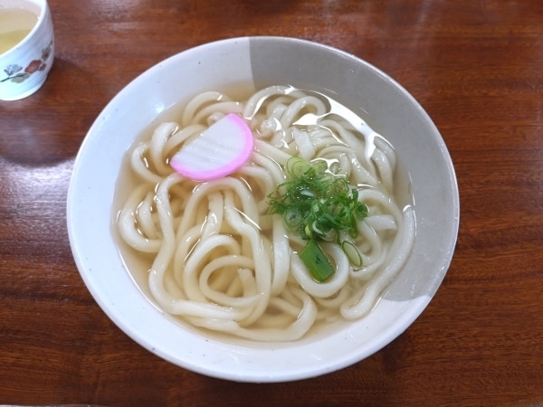 「かけうどん小300円」@さぬきやの写真