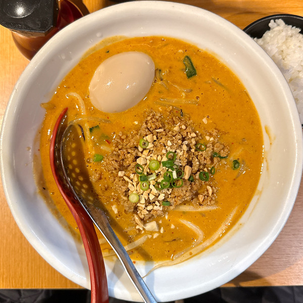 「【1月限定】担々麺＋味玉＋半ライス」@らーめん蓮 三軒茶屋店の写真