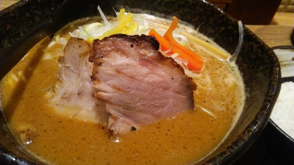 「頂上味噌麺 880円＋ごはん小 100円」@味噌が一番 中野サンモール店の写真