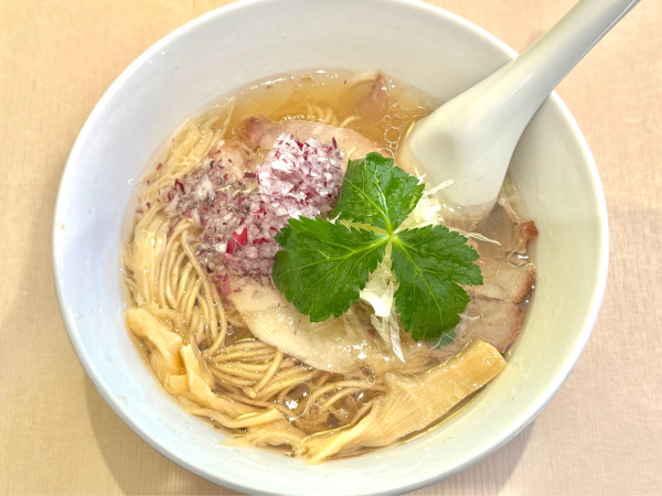 「塩らぁ麺　~ポルチーニ香る~」@らぁ麺 まる鈴の写真