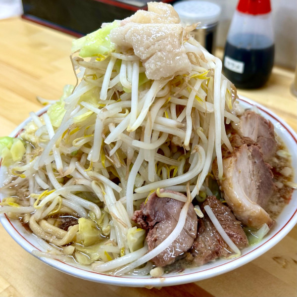 「ラーメン 中（ヤサイマシマシ・アブラマシ・ニンニクマシ）」@ラーメン ガッテン 神栖木崎店の写真
