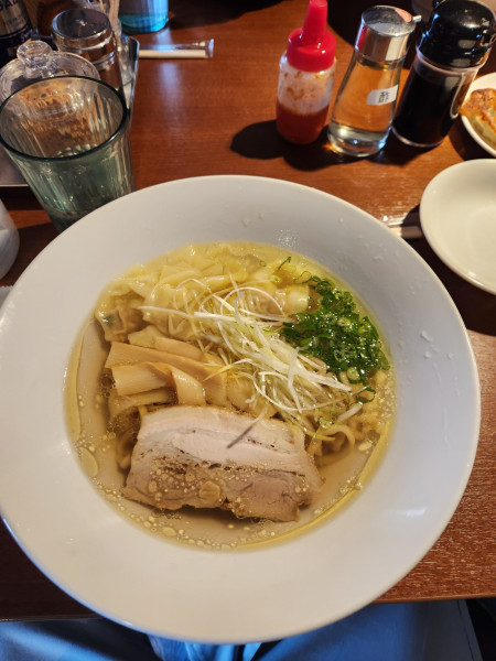 「肉ワンタンめん」@自家製麺 一乃瀬の写真