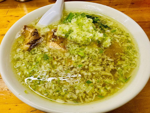 「塩ラーメン半々(薬味多め)【1550円】」@珉珉の写真