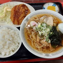 コロッケ・ラーメンライス定食 1030円