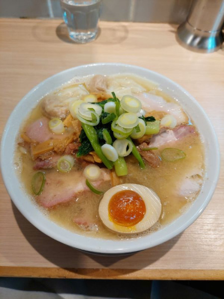 「特製塩中華そば＋ライス」@桜上水 船越の写真